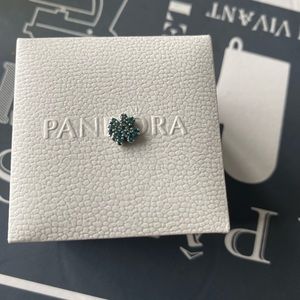 Pandora radiant green floating charm